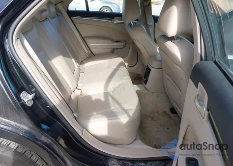 2013 Chrysler 300 Motown z USA, uszkodzony, nr VIN 2C3CCAAG8DH615293